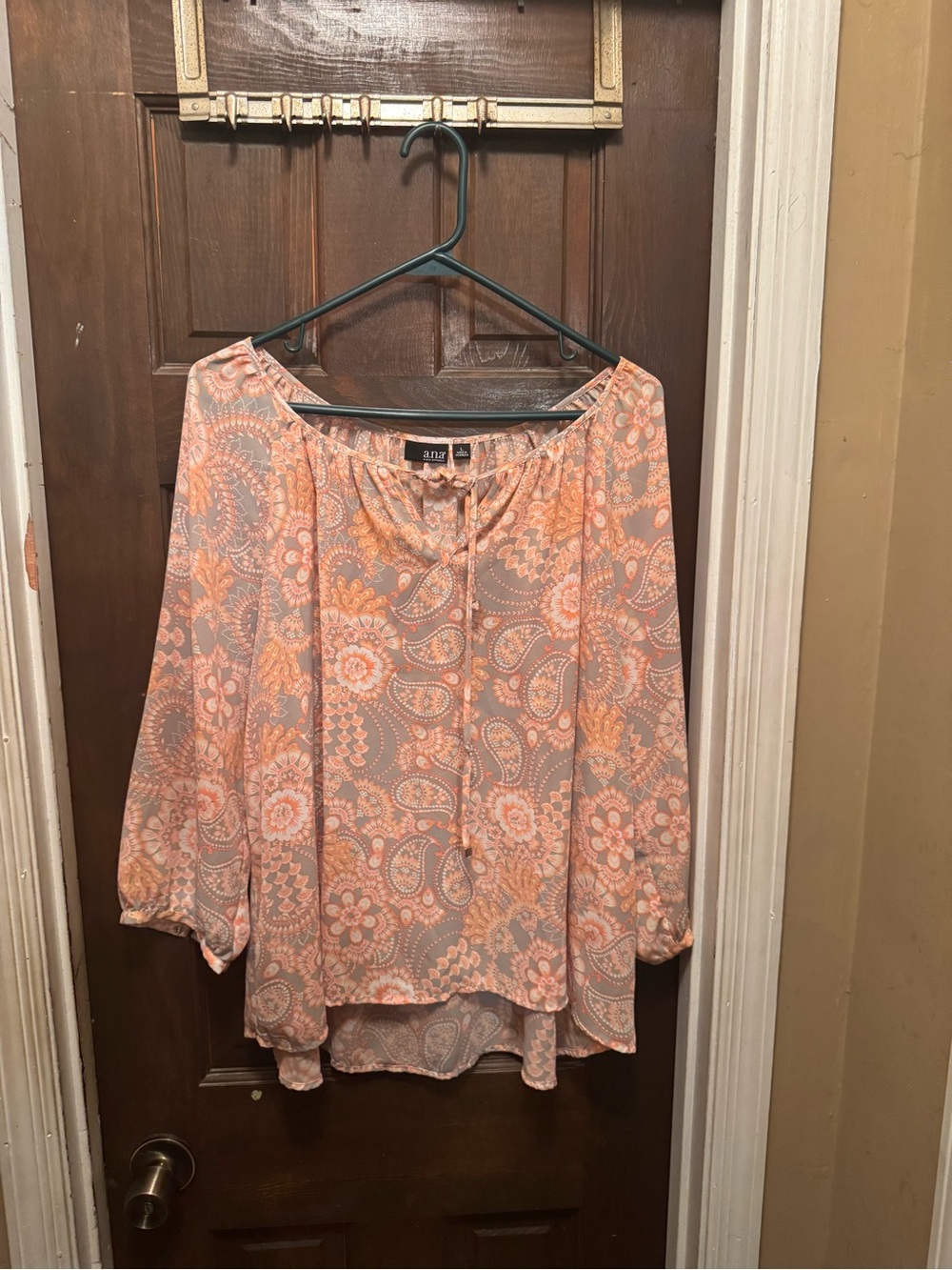 Women’s Large a.n.a Peach and Gray Paisley Long Sleeve Blouse